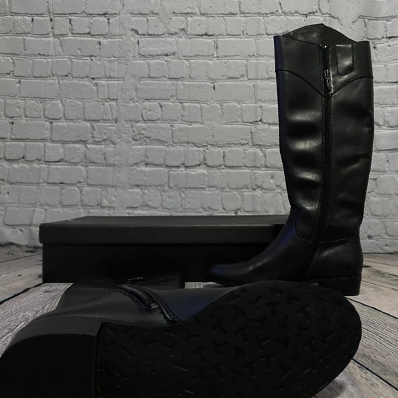 Tahari Rupert Black Riding Boots Size 5.5 - Picture 9 of 11